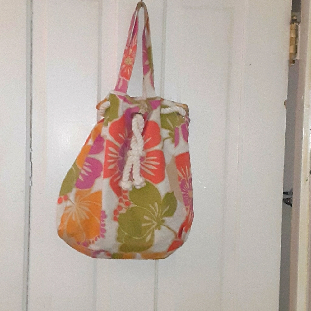 Multi color tote